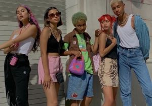 Gaya Fashion Remaja Tahun 2000
