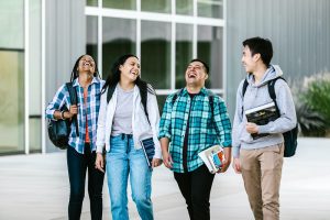 Rekomendasi Outfit Pria Sehari-hari di Kampus